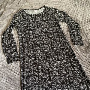 LLR Debbie, black with white floral outline pattern